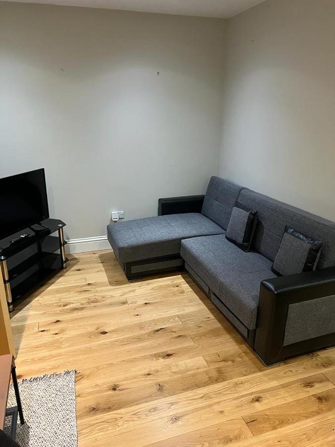 לונדון Lovely 1 Bedroom Apartment With On Street Parking מראה חיצוני תמונה