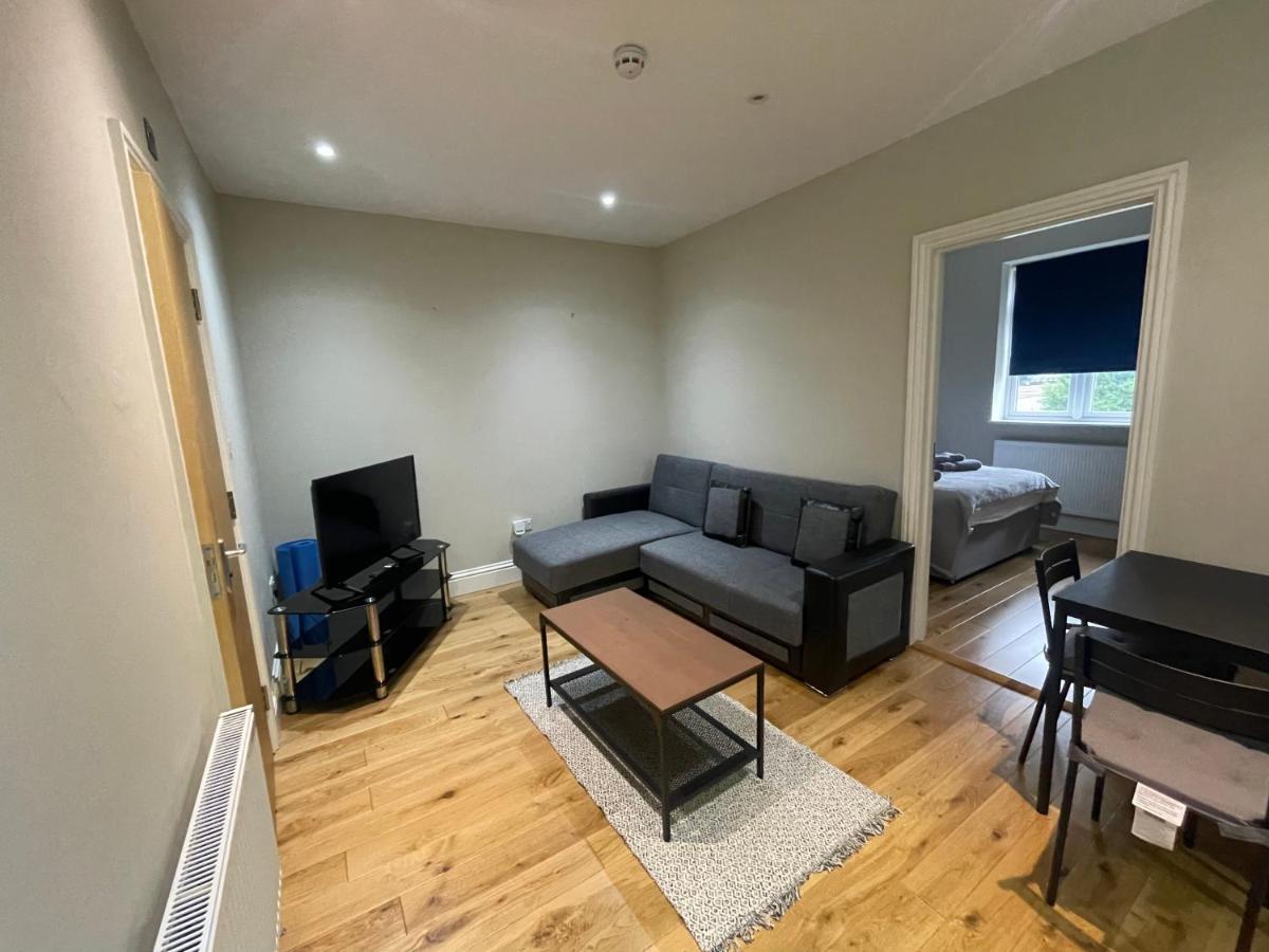 לונדון Lovely 1 Bedroom Apartment With On Street Parking מראה חיצוני תמונה